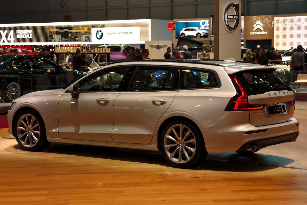 Volvo_V60_Back_Genf_2018.jpg