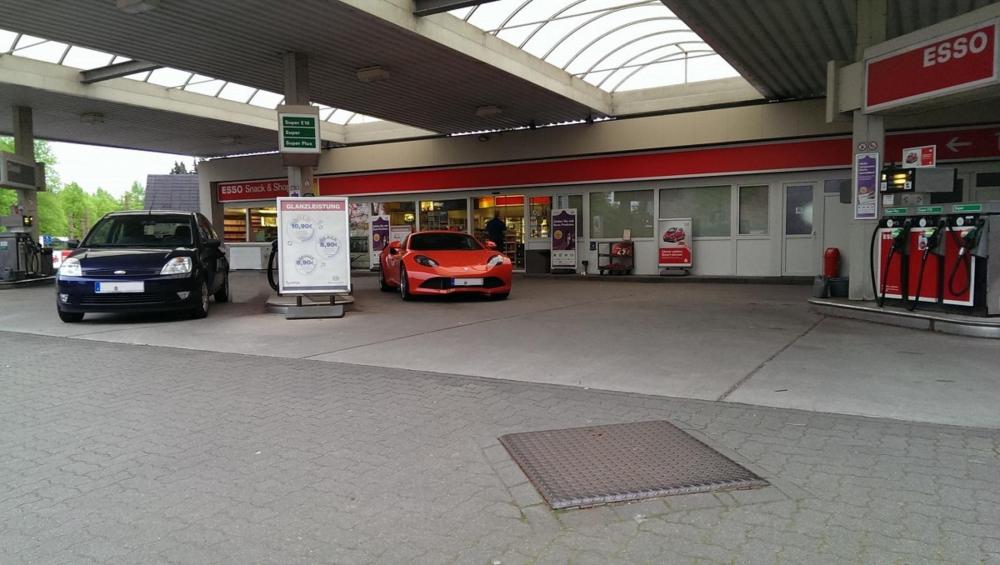 esso-hemmoor-677864_1920.jpg